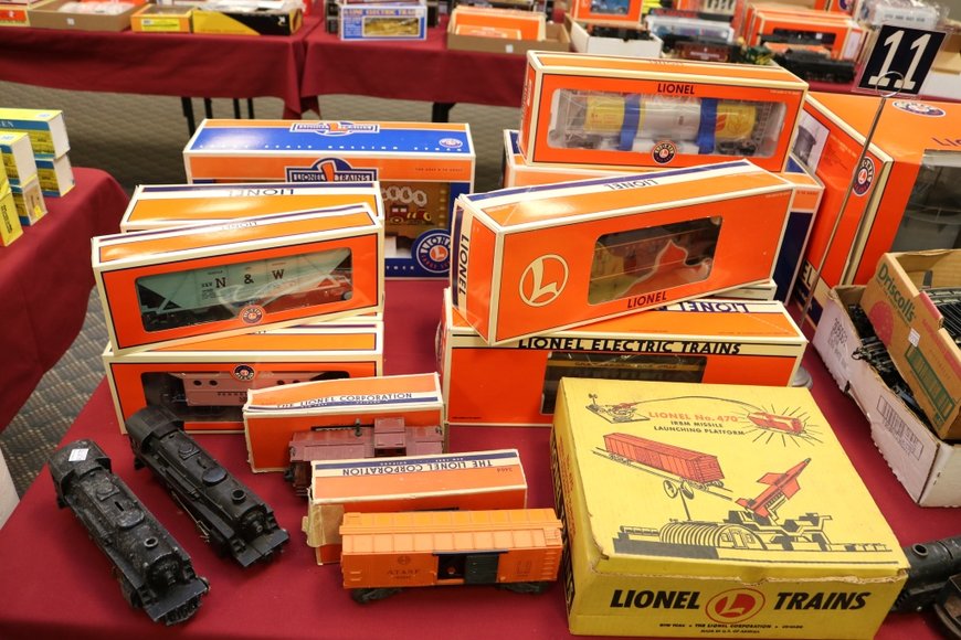 Image for Lionel Trains and Accessories - Offline Lots: 5-16-19