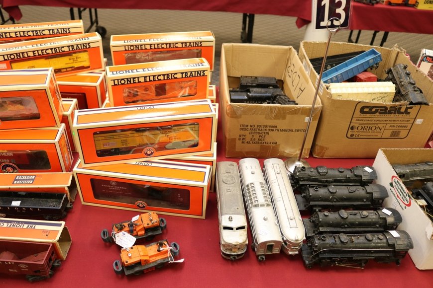 Image for Lionel Trains and Accessories - Offline Lots: 5-16-19