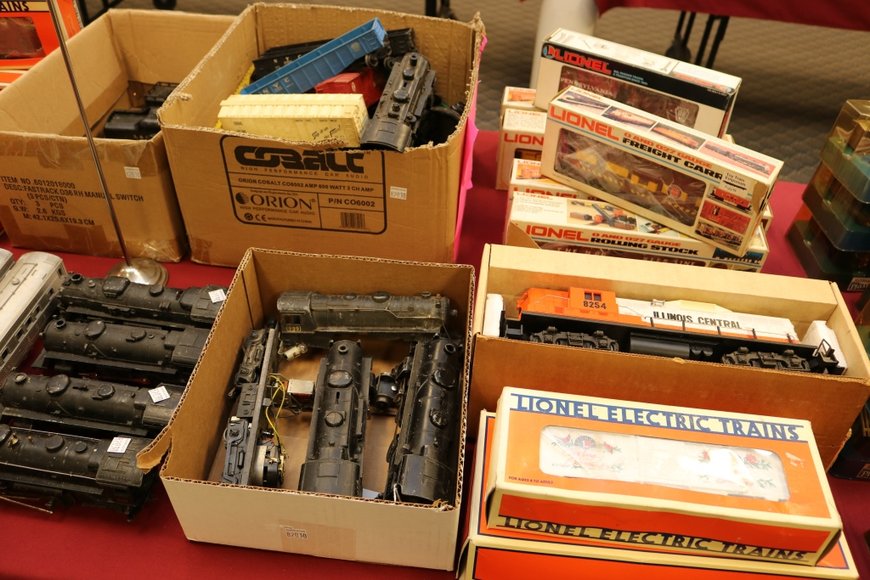 Image for Lionel Trains and Accessories - Offline Lots: 5-16-19