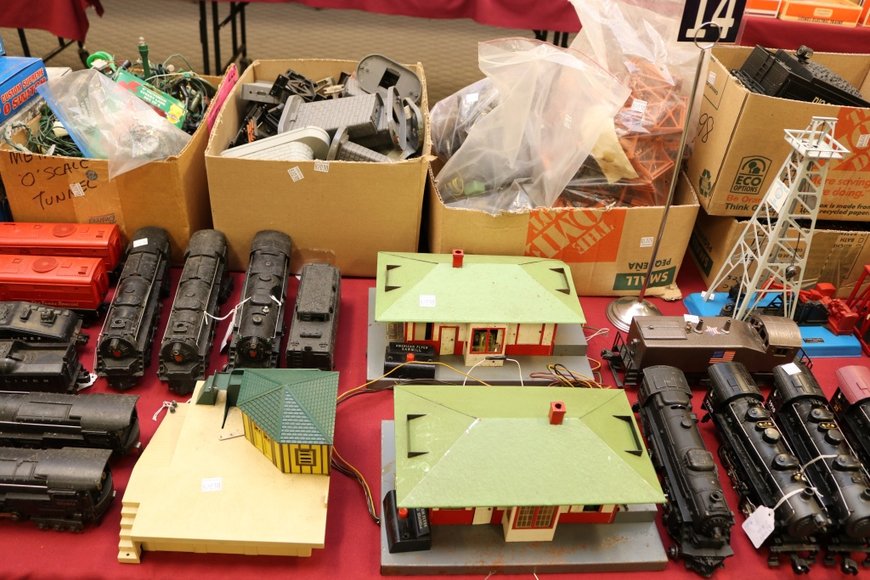 Image for Lionel Trains and Accessories - Offline Lots: 5-16-19