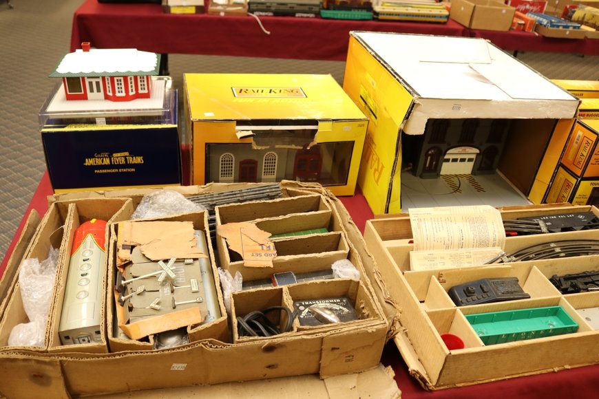 Image for Lionel Trains and Accessories - Offline Lots: 5-16-19