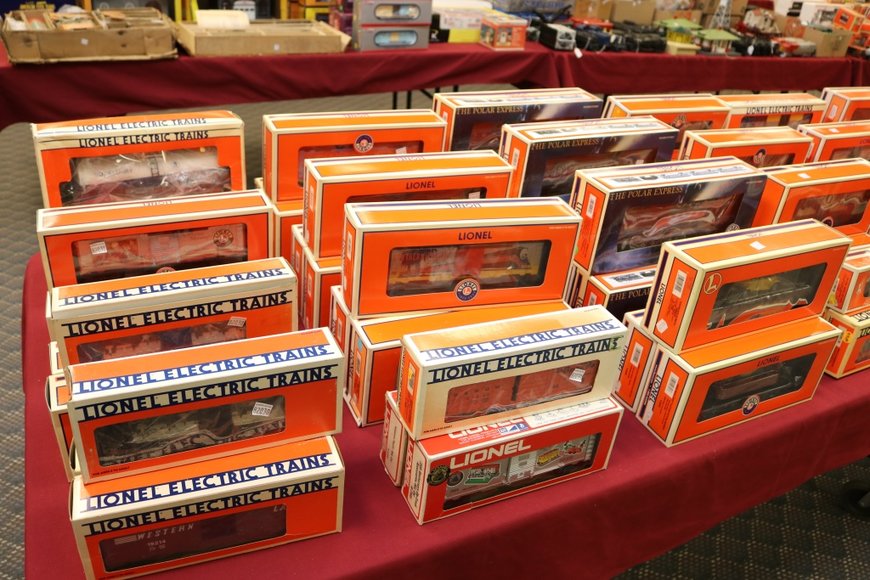 Image for Lionel Trains and Accessories - Offline Lots: 5-16-19