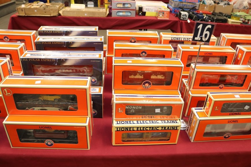 Image for Lionel Trains and Accessories - Offline Lots: 5-16-19