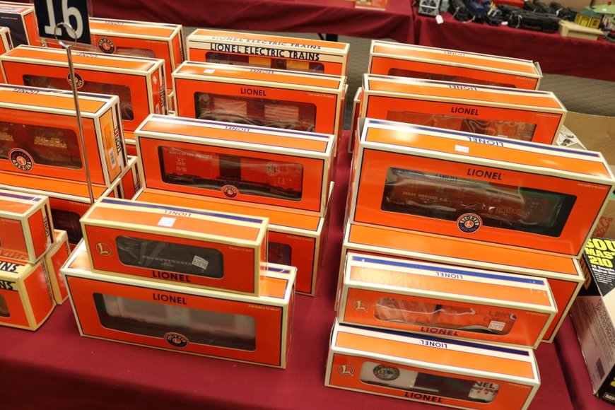 Image for Lionel Trains and Accessories - Offline Lots: 5-16-19
