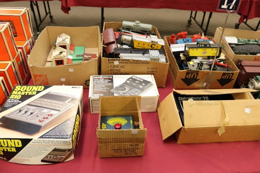 Image for Lionel Trains and Accessories - Offline Lots: 5-16-19