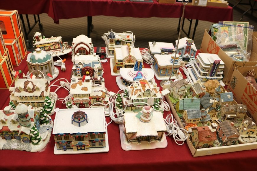 Image for Lionel Trains and Accessories - Offline Lots: 5-16-19