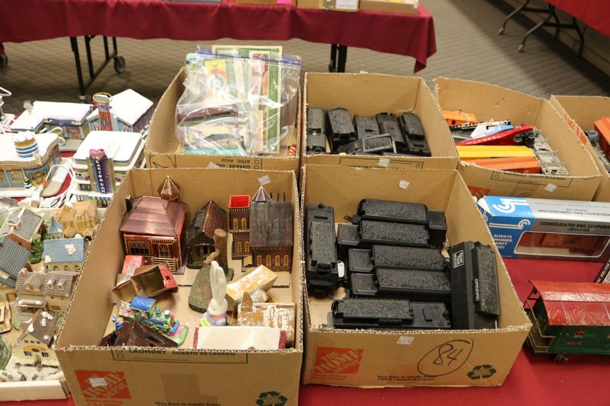 Image for Lionel Trains and Accessories - Offline Lots: 5-16-19