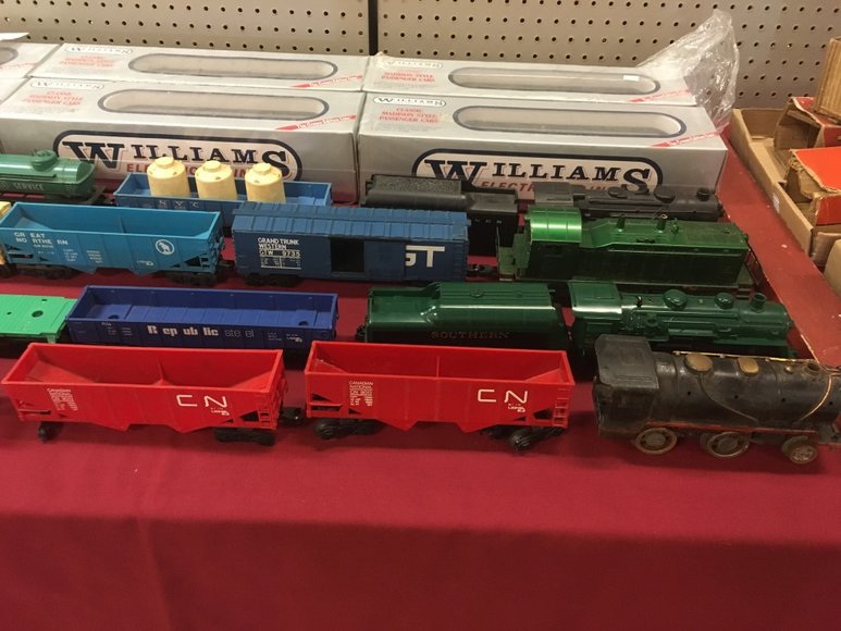 Image for Lionel Trains and Accessories - Offline Lots: 5-16-19
