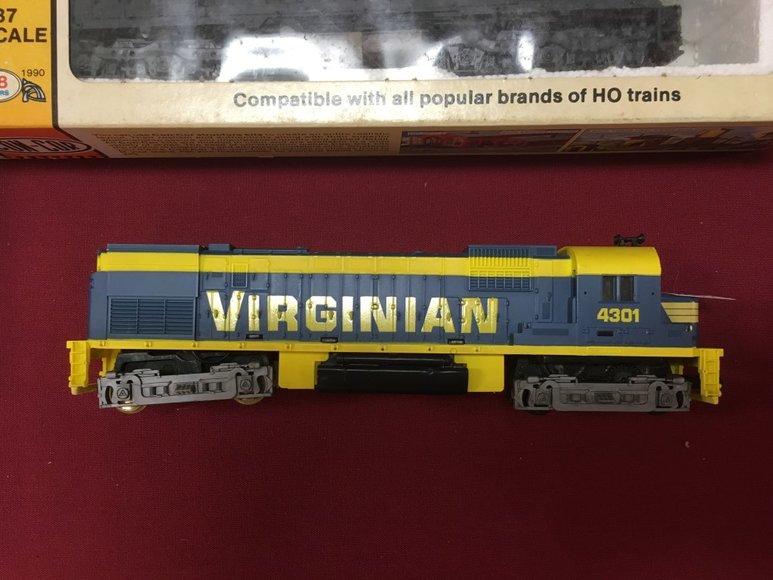 Image for Lionel Trains and Accessories - Offline Lots: 5-16-19
