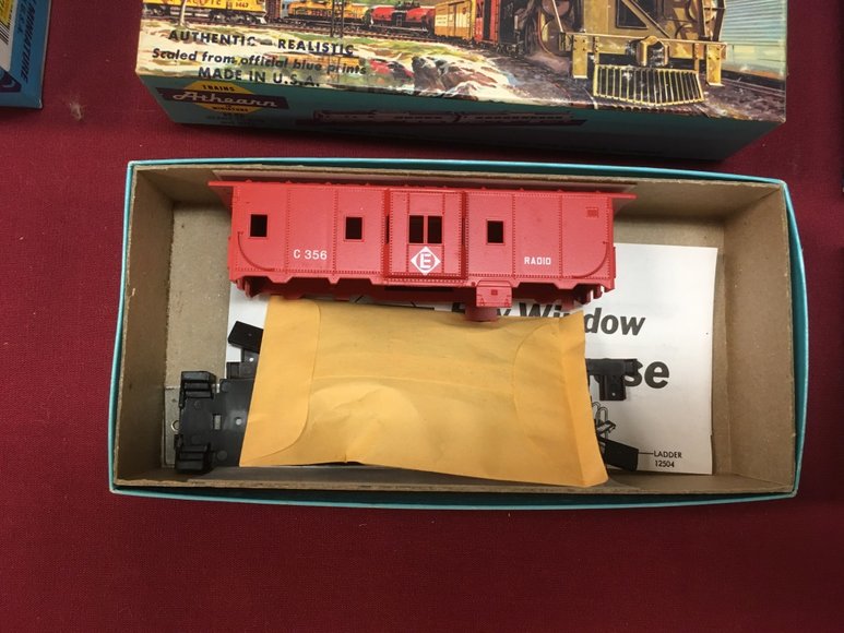 Image for Lionel Trains and Accessories - Offline Lots: 5-16-19