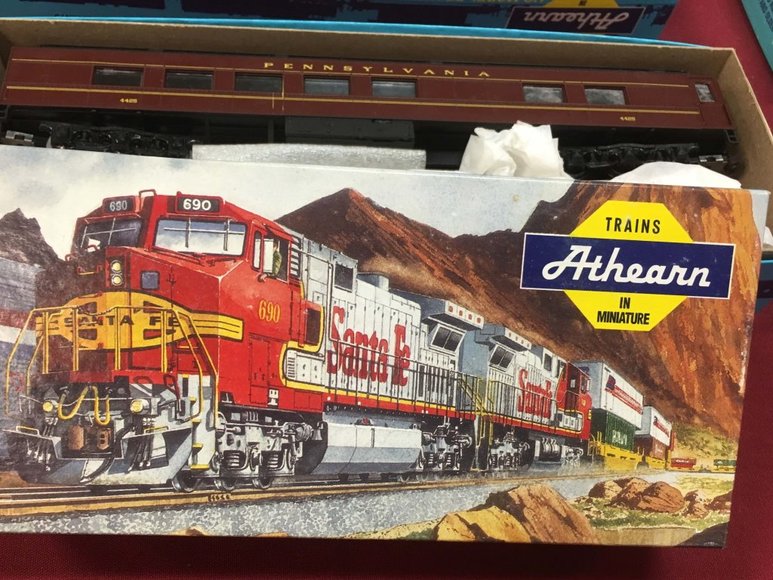 Image for Lionel Trains and Accessories - Offline Lots: 5-16-19