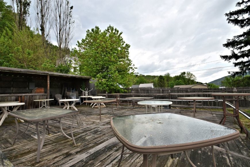 Image for Commercial Real Estate Auction: Slatington, PA: 6-11-19