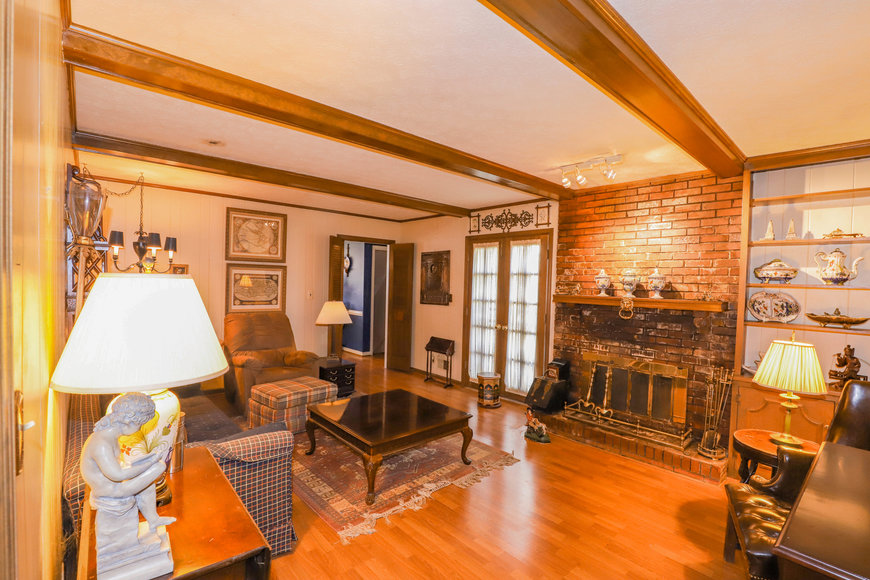 Image for Absolute Real Estate Auction in Douglass Hills