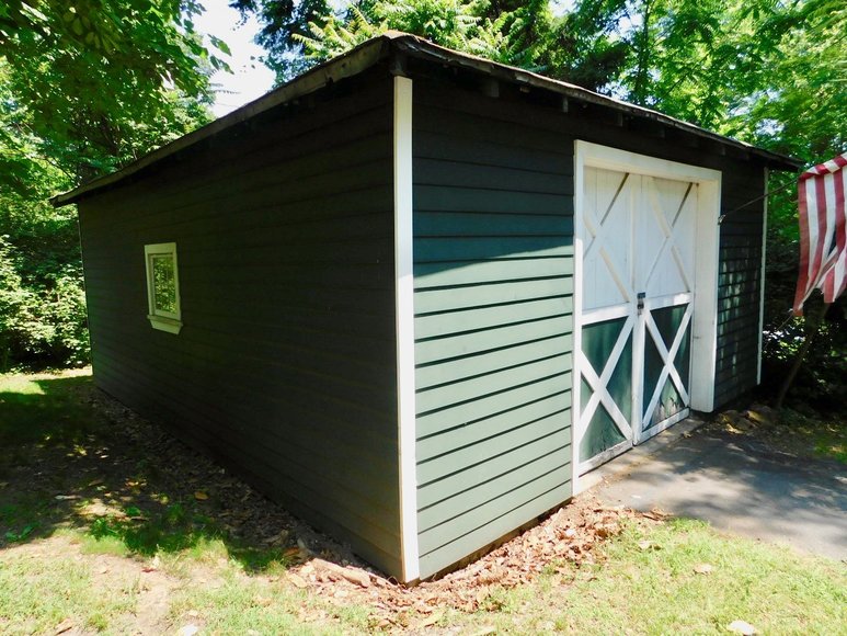 Image for Charming 3 BR/1 BA Home on 2 +/- Gorgeous Acres....Only 15 Miles from Charlottesville  & Close to Wineries!!