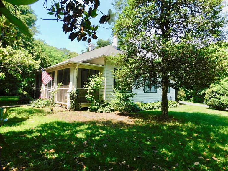 Image for Charming 3 BR/1 BA Home on 2 +/- Gorgeous Acres....Only 15 Miles from Charlottesville  & Close to Wineries!!