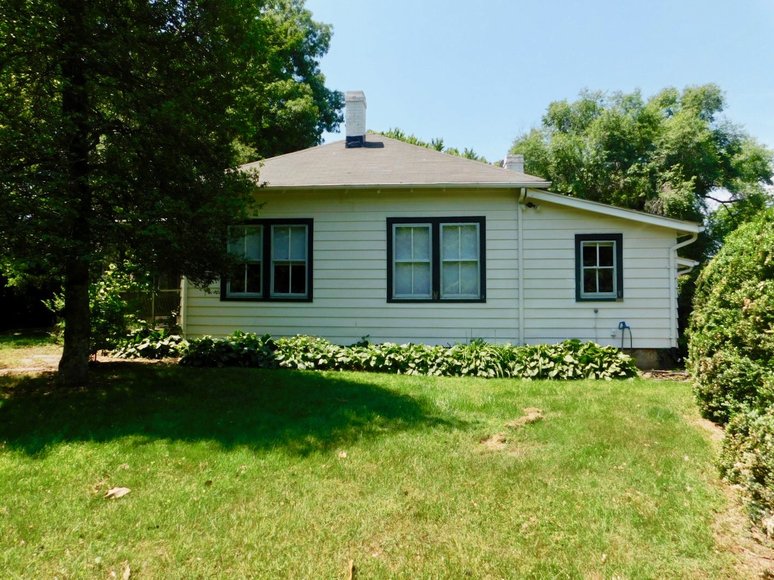 Image for Charming 3 BR/1 BA Home on 2 +/- Gorgeous Acres....Only 15 Miles from Charlottesville  & Close to Wineries!!