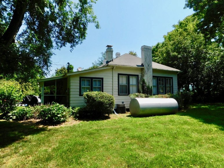 Image for Charming 3 BR/1 BA Home on 2 +/- Gorgeous Acres....Only 15 Miles from Charlottesville  & Close to Wineries!!