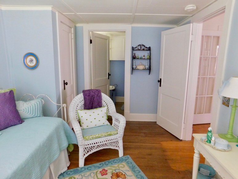 Image for Charming 3 BR/1 BA Home on 2 +/- Gorgeous Acres....Only 15 Miles from Charlottesville  & Close to Wineries!!