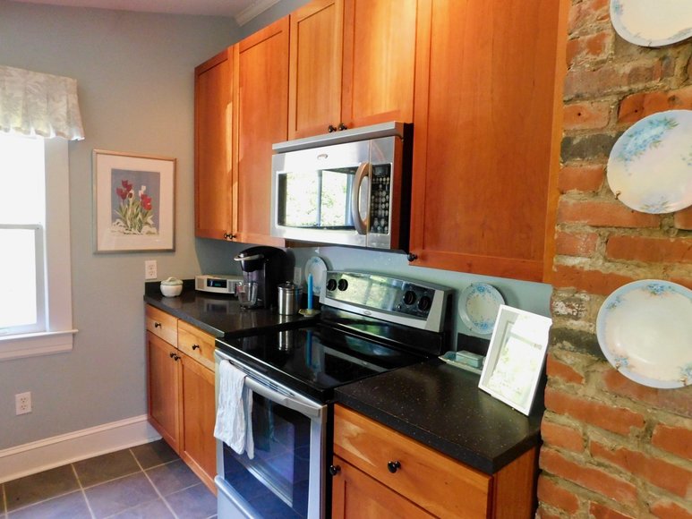 Image for Charming 3 BR/1 BA Home on 2 +/- Gorgeous Acres....Only 15 Miles from Charlottesville  & Close to Wineries!!