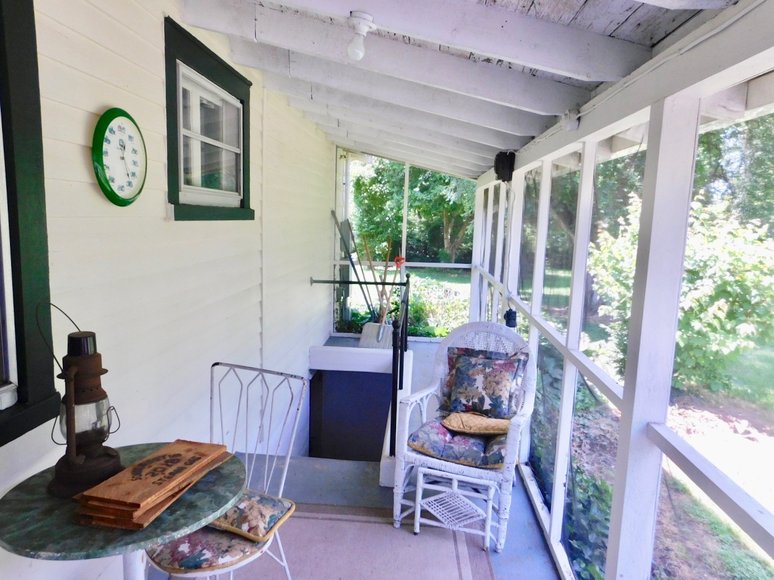 Image for Charming 3 BR/1 BA Home on 2 +/- Gorgeous Acres....Only 15 Miles from Charlottesville  & Close to Wineries!!