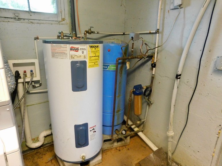 Image for Charming 3 BR/1 BA Home on 2 +/- Gorgeous Acres....Only 15 Miles from Charlottesville  & Close to Wineries!!