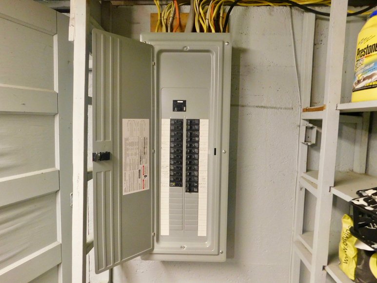 Image for Charming 3 BR/1 BA Home on 2 +/- Gorgeous Acres....Only 15 Miles from Charlottesville  & Close to Wineries!!