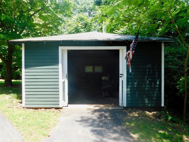 Image for Charming 3 BR/1 BA Home on 2 +/- Gorgeous Acres....Only 15 Miles from Charlottesville  & Close to Wineries!!