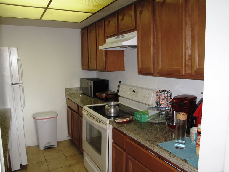 Image for US Bankruptcy Auction of 8 Residential Condominiums in the Beverly Building