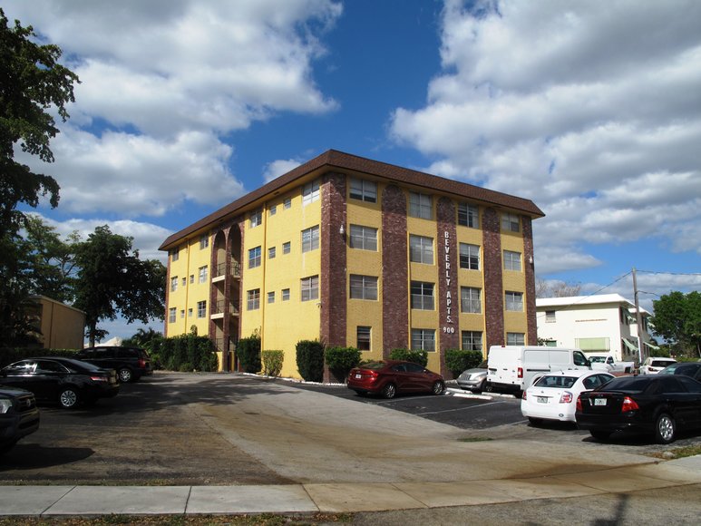 Image for US Bankruptcy Auction of 8 Residential Condominiums in the Beverly Building