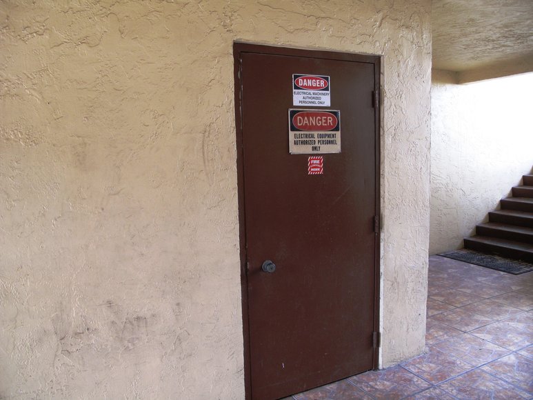 Image for US Bankruptcy Auction of 8 Residential Condominiums in the Beverly Building