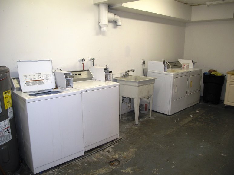 Image for US Bankruptcy Auction of 8 Residential Condominiums in the Beverly Building