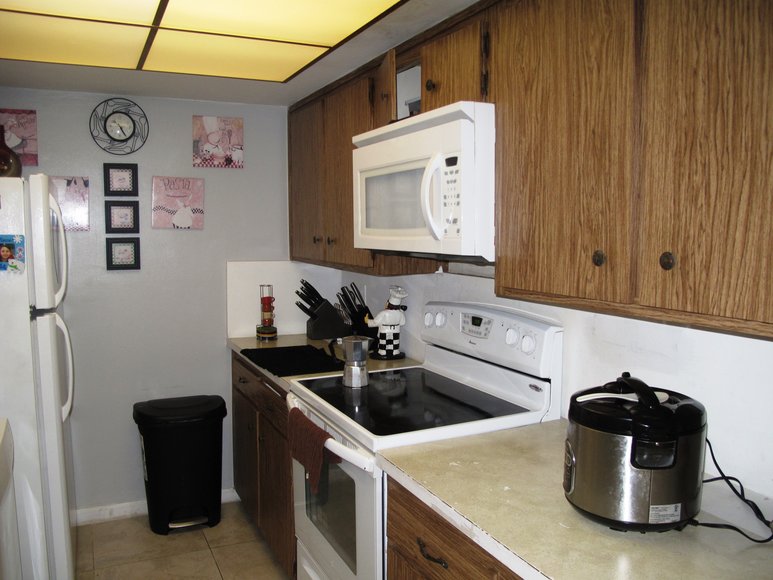 Image for US Bankruptcy Auction of 8 Residential Condominiums in the Beverly Building