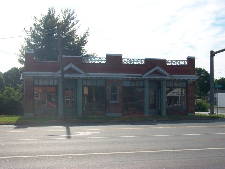 Image for REAL ESTATE AUCTION: 2 Properties (Madison Heights, VA)