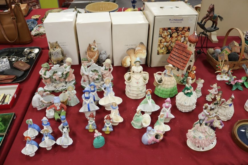 Image for Gallery Auction with Books, Postcards and Ephemera