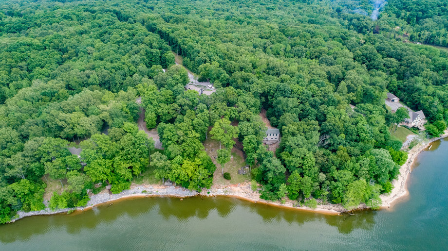 Image for 23 Whispering Winds AUCTION