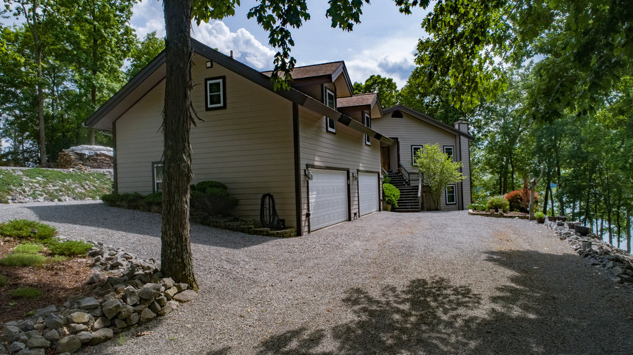 Image for 23 Whispering Winds AUCTION