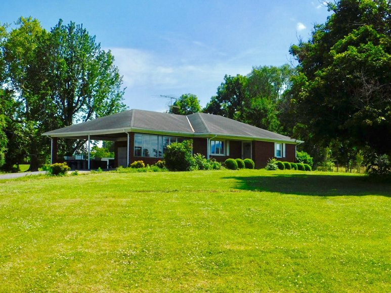 Image for Well Built 2 BR Brick Home w/Full Basement & Large Workshop on .84 +/- Acre Lot---SELLS to the HIGHEST BIDDER!!