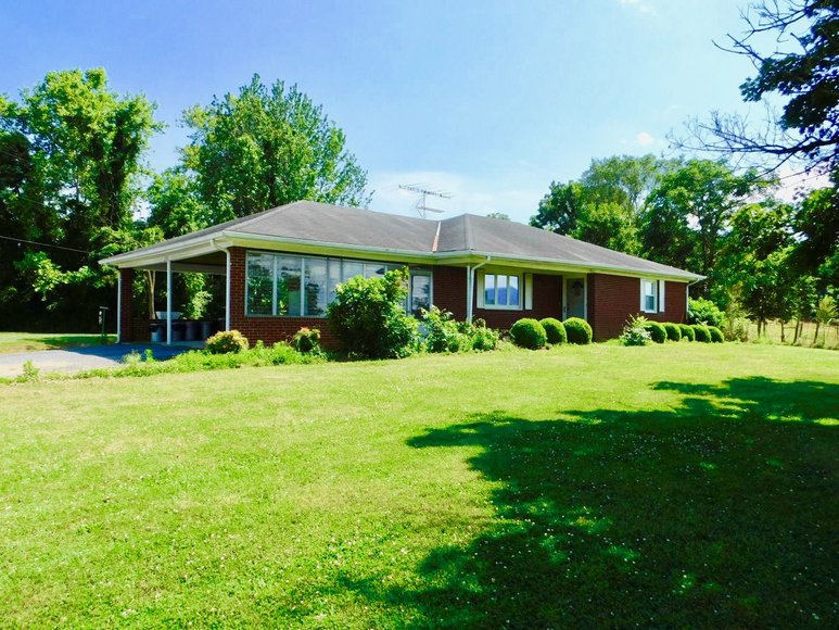 Image for Well Built 2 BR Brick Home w/Full Basement & Large Workshop on .84 +/- Acre Lot---SELLS to the HIGHEST BIDDER!!