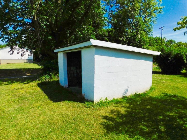 Image for Well Built 2 BR Brick Home w/Full Basement & Large Workshop on .84 +/- Acre Lot---SELLS to the HIGHEST BIDDER!!