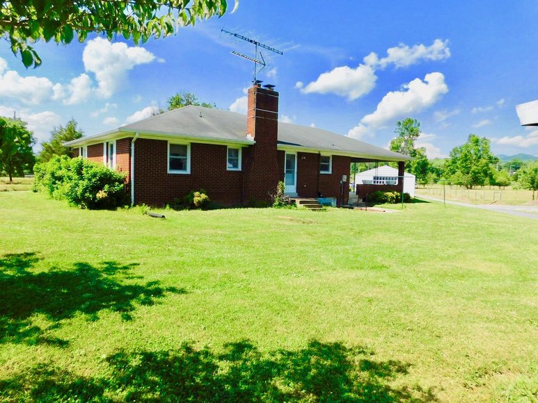 Image for Well Built 2 BR Brick Home w/Full Basement & Large Workshop on .84 +/- Acre Lot---SELLS to the HIGHEST BIDDER!!