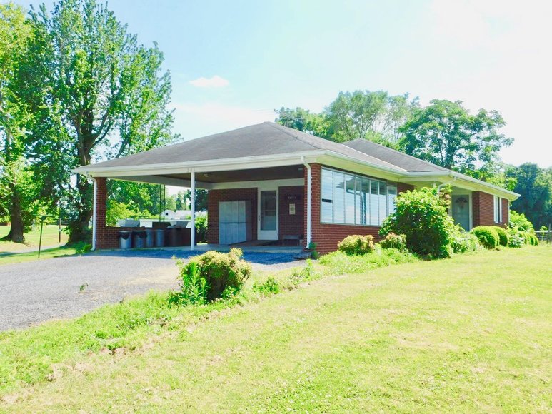 Image for Well Built 2 BR Brick Home w/Full Basement & Large Workshop on .84 +/- Acre Lot---SELLS to the HIGHEST BIDDER!!