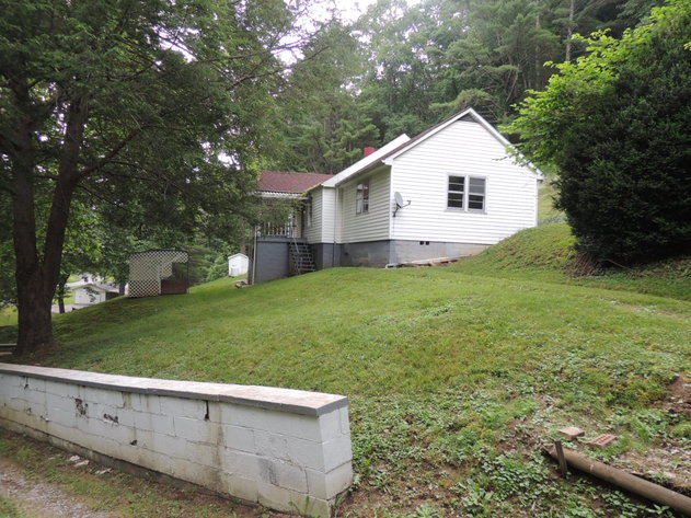 Image for Absolute Real Estate Auction - Home on 9.5 Acres