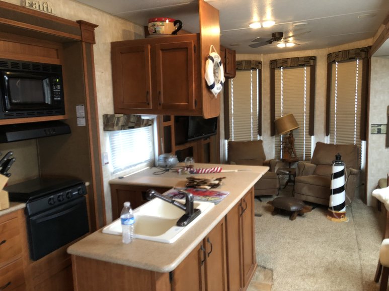 Sealed Bid Sale for 2010 39' Cherokee River Forest Camper in Gwynn's