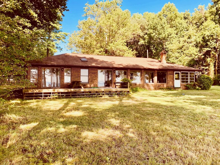 3 BR/3 BA Potomac Riverfront Home on 6 +/ Acres in Stafford County, VA
