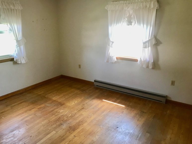 Image for Well Built 2 BR Brick Home w/Full Basement & Large Workshop on .84 +/- Acre Lot---SELLS to the HIGHEST BIDDER!!