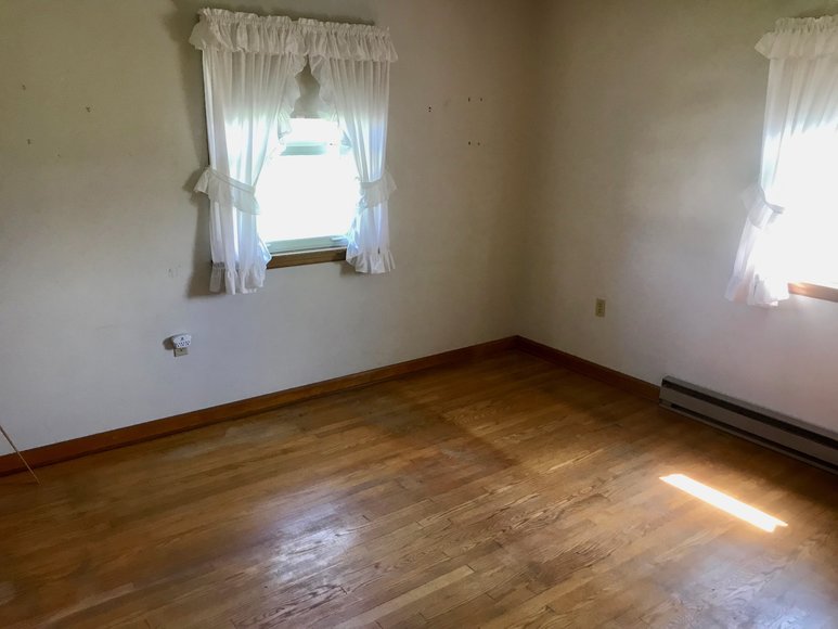 Image for Well Built 2 BR Brick Home w/Full Basement & Large Workshop on .84 +/- Acre Lot---SELLS to the HIGHEST BIDDER!!