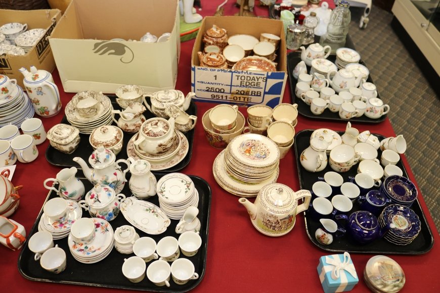 Image for Gallery Auction with Dolls: 8-8-19