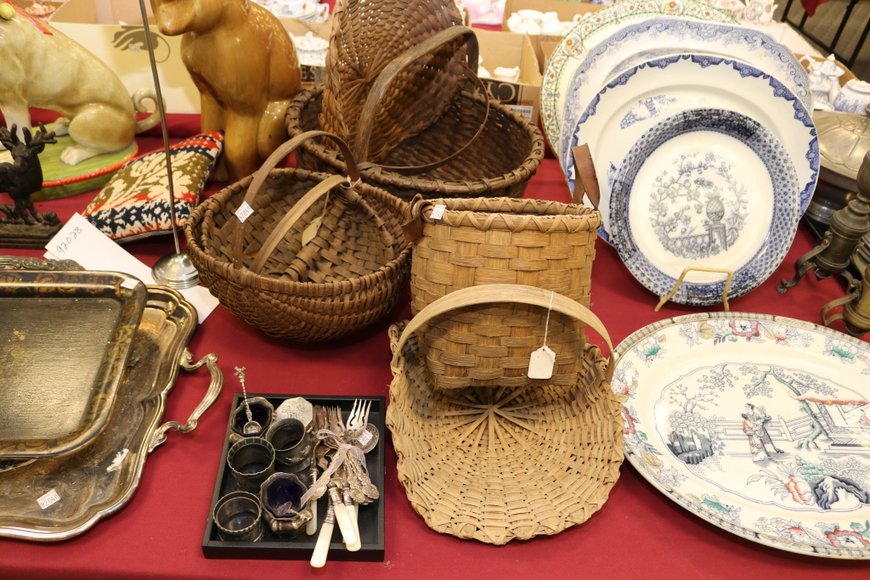 Image for Gallery Auction with Dolls: 8-8-19