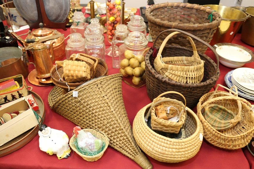 Image for Gallery Auction with Dolls: 8-8-19