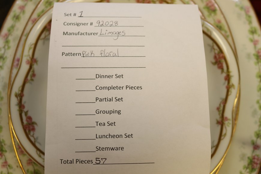 Image for Gallery Auction with Dolls: 8-8-19